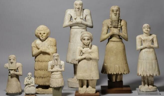 Clothing: A 'Cultural Universal' in Archaeology and the Bible