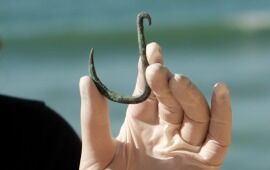 ‘6,000-Year-Old’ Copper Fishhook Discovered in Ashkelon