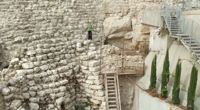 Excavating Area G—a Time Capsule of Jerusalem’s Destruction